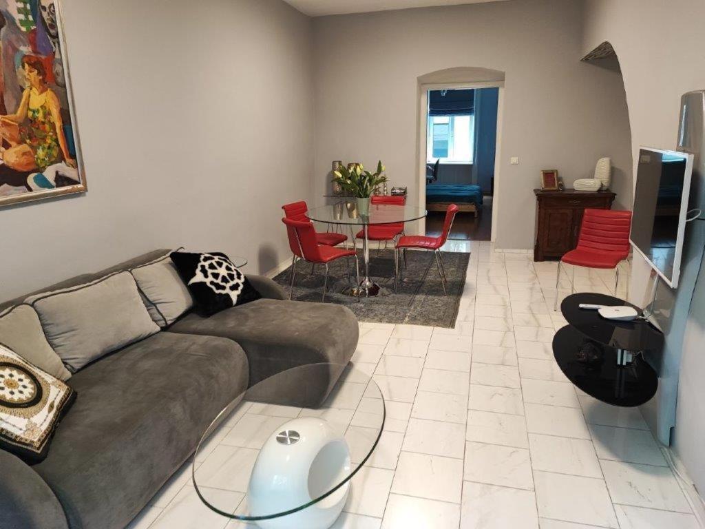 Central Vienna Apartment With Unique 40M2 City Garden & Self Check In Extérieur photo